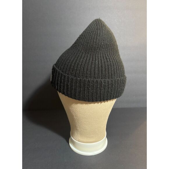 The North Face Black Knit Beanie Cuffed Logo Patch Winter Hat One Size Unisex - Picture 2 of 4